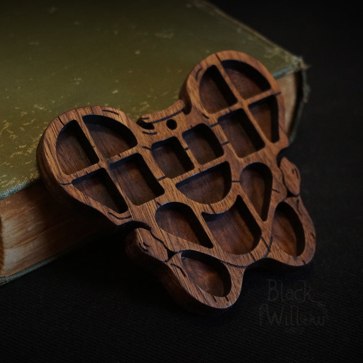 Pelvis Curio Small Tray
