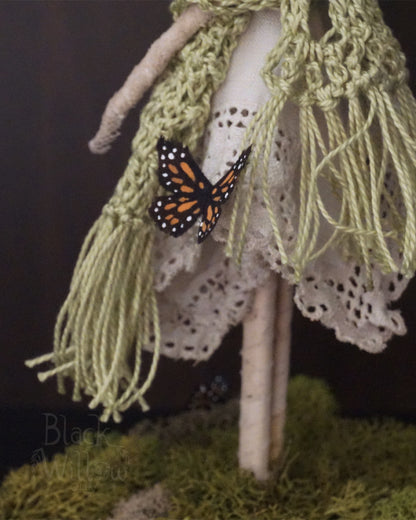 Izel  The Marigold-Eyed Monarca Spirit